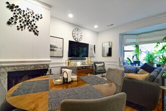 1201 N St NW, Unit G in Washington, DC - Building Photo - Building Photo