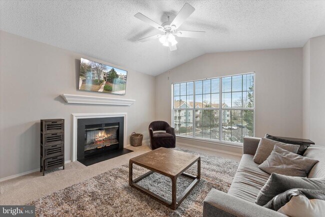 20957 Timber Ridge Terrace-Unit -303 in Ashburn, VA - Building Photo - Building Photo
