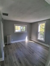 924 N Capitol Ave in Lansing, MI - Foto de edificio - Building Photo
