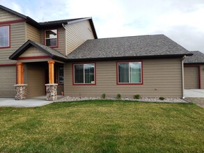 5611 Mountain Heritage Rd, Unit D in Helena, MT - Foto de edificio - Building Photo