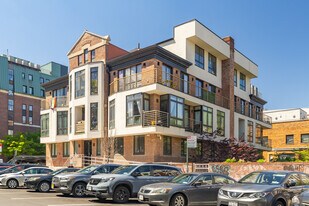 185 Leonard St in Brooklyn, NY - Building Photo