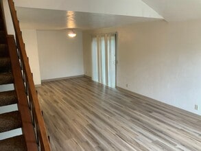 2214 Ironwood St in Eugene, OR - Building Photo - Building Photo