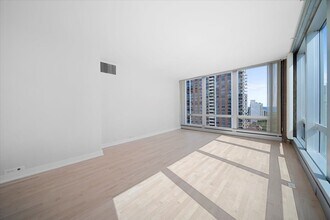 1300 N Astor St in Chicago, IL - Building Photo - Building Photo