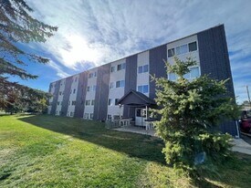 3511-3118 118 Ave NW in Edmonton, AB - Building Photo