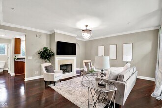 529 E New York St in Indianapolis, IN - Building Photo - Building Photo