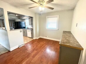 810 W 33rd Ave in Bellevue, NE - Building Photo - Building Photo