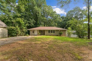195 Polar Rock Rd SW in Atlanta, GA - Building Photo