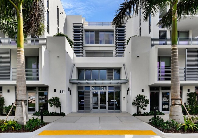 111 SE 1st Ave, Unit 214 in Delray Beach, FL - Building Photo - Building Photo