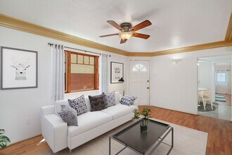 832 Cypress Ave in Hermosa Beach, CA - Foto de edificio - Building Photo