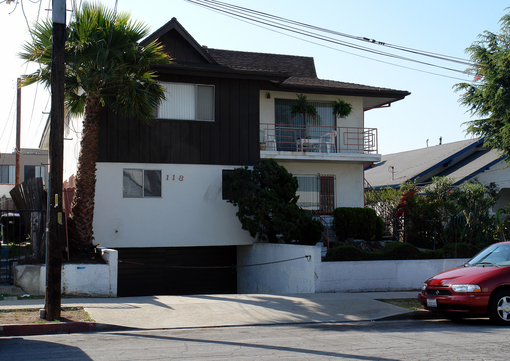 118 E Ivy Ave in Inglewood, CA - Building Photo