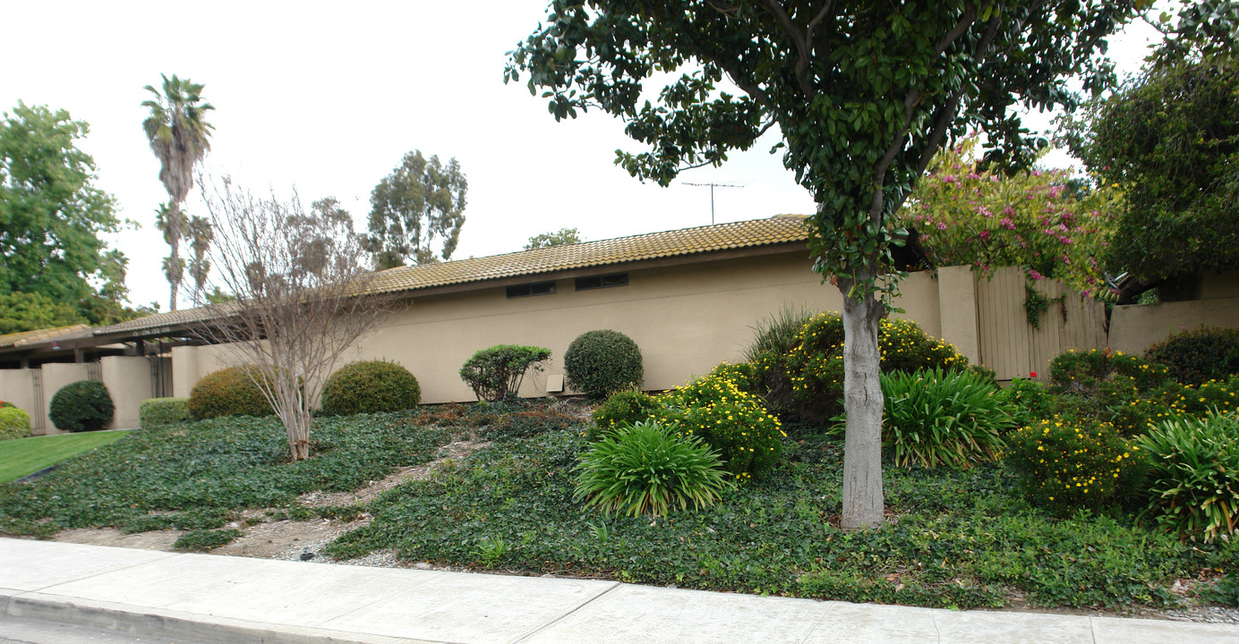 Cambridge Apartments in Claremont, CA - Building Photo