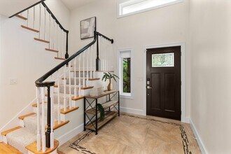 6315 142nd Ave SE in Bellevue, WA - Building Photo - Building Photo