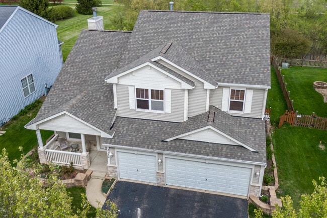 2192 Fescue Dr in Aurora, IL - Building Photo - Building Photo