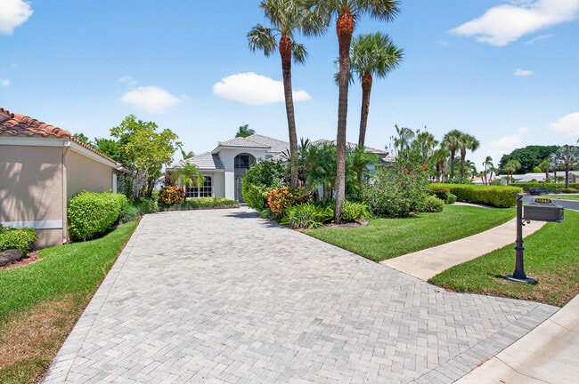 11942 Fountainside Cir in Boynton Beach, FL - Building Photo - Building Photo