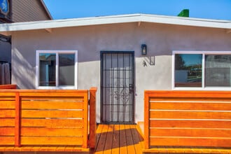 16511 23rd St, Unit C in Sunset Beach, CA - Building Photo - Building Photo