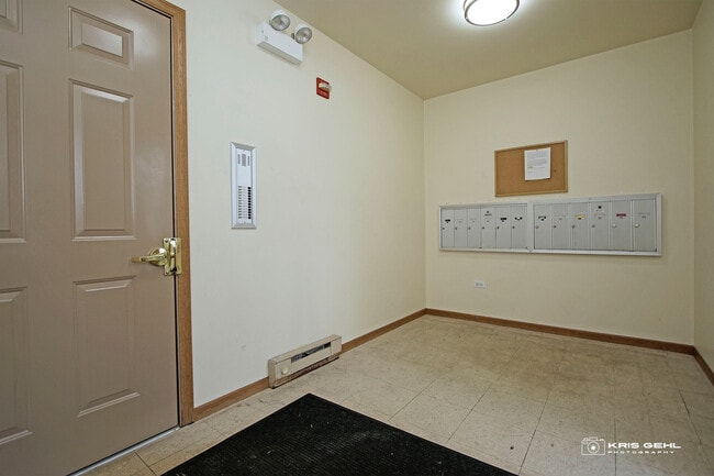 1551 Crystal Rock Ct in Round Lake Beach, IL - Building Photo - Building Photo