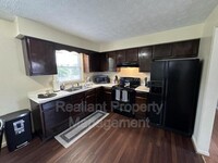 530 Foxwood Dr photo'