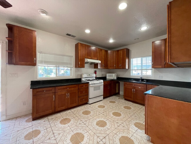 property at 925 53rd Ave