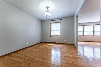 711 W Kingsley St in Springfield, MO - Building Photo - Building Photo