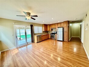 4245 Newhaven Dr in Las Vegas, NV - Building Photo - Building Photo