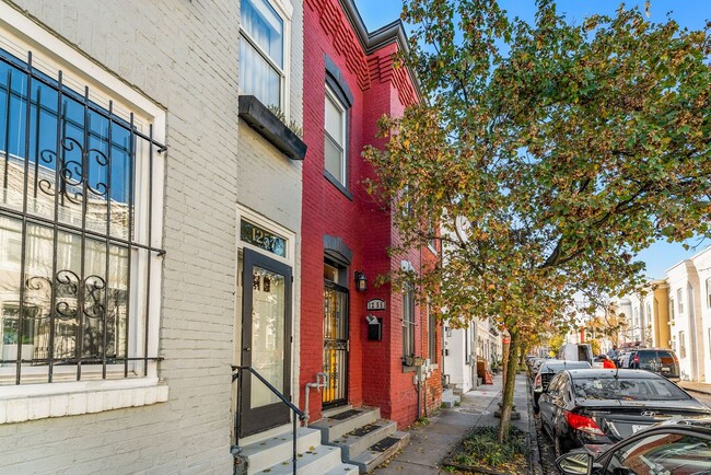 property at 1255 Wylie St NE