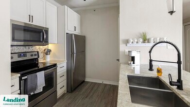 6101 N Riverside Dr in Fort Worth, TX - Foto de edificio - Building Photo