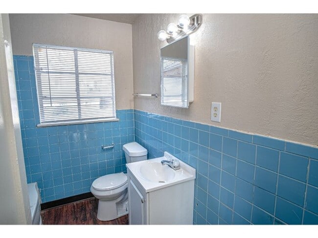 property at 1003 Poinsettia St