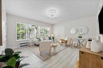 2418 Flamingo Dr in Miami Beach, FL - Foto de edificio - Building Photo