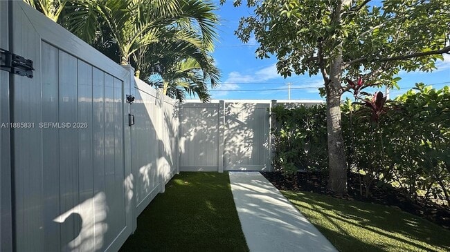 1109 NE 6th Ave, Unit 3 in Fort Lauderdale, FL - Foto de edificio - Building Photo