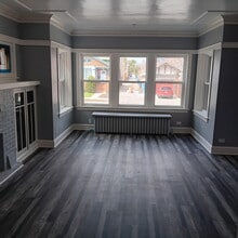 3845 W Addison St, Unit 1st floor Apartment in Chicago, IL - Building Photo - Building Photo