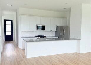 5518 Amber Brook Ln in Fulshear, TX - Building Photo - Building Photo