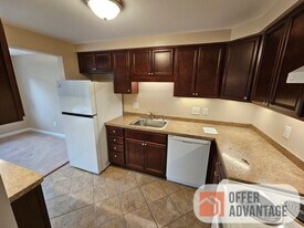 137 Creekside Dr in Buffalo, NY - Building Photo