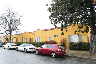 28th St Apartments in Los Angeles, CA - Building Photo - Building Photo