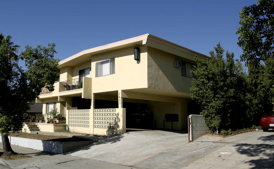 5623 Huntington Dr N in Los Angeles, CA - Foto de edificio