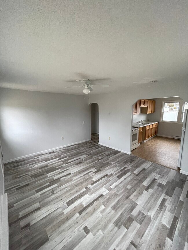 4 Waco Ct Rentals in Groton, CT