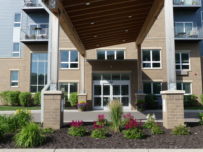 Spero Senior Living in Lakeville, MN - Building Photo - Building Photo