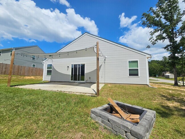 1420 Demila Dr in Fayetteville, NC - Building Photo - Building Photo