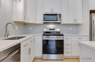 1746 N California Ave, Unit # 02 in Chicago, IL - Building Photo - Building Photo