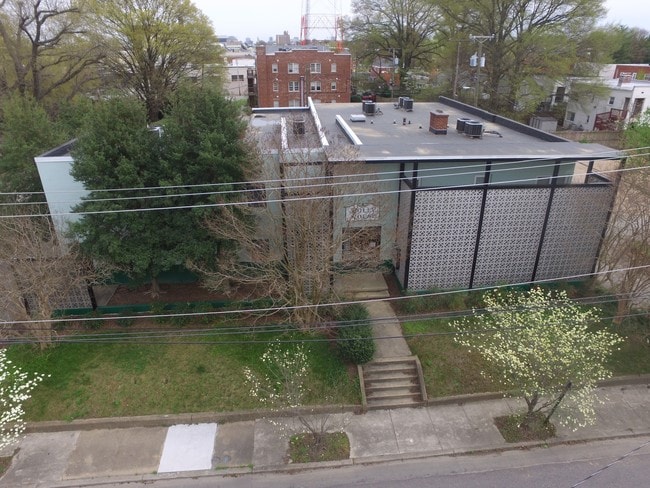 1111 N Thompson St in Richmond, VA - Foto de edificio - Building Photo