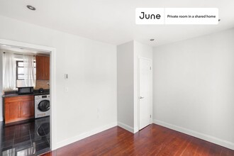 Private bedroom in 3 bed/2 bath Home in New York, NY - Building Photo - Building Photo