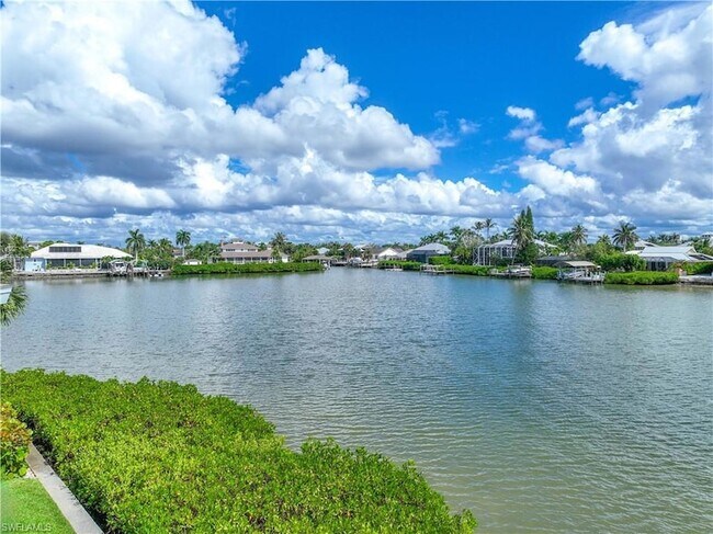 property at 330 Kon Tiki Dr