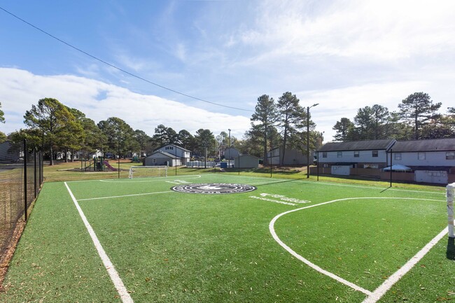 Country Club Apartments in Charlotte, NC - Foto de edificio - Building Photo