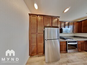 2832 Mossy Creek St in Sacramento, CA - Building Photo - Building Photo