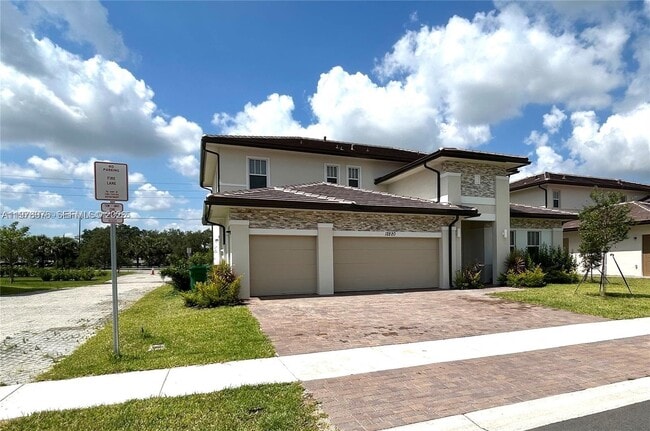 12220 SW 44th Ct in Davie, FL - Foto de edificio - Building Photo