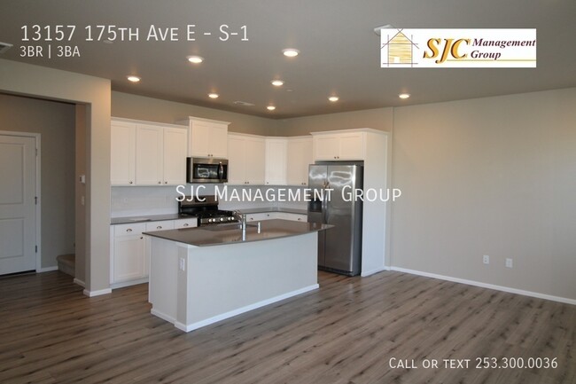 13157 175th Ave E in Bonney Lake, WA - Foto de edificio - Building Photo