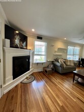 11 Madeline St, Unit 2 in Boston, MA - Foto de edificio - Building Photo