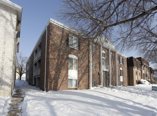 1122 F Street in Lincoln, NE - Foto de edificio - Building Photo