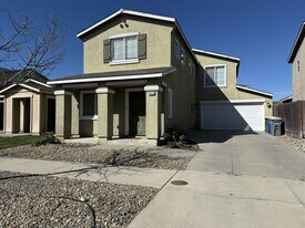 4353 Briggs Ln in Merced, CA - Building Photo
