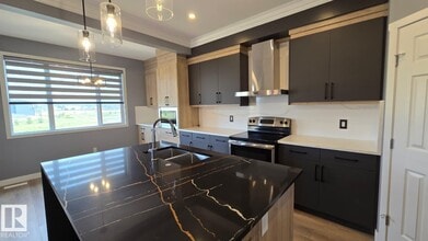 42 Tilia Pl in Spruce Grove, AB - Building Photo - Building Photo