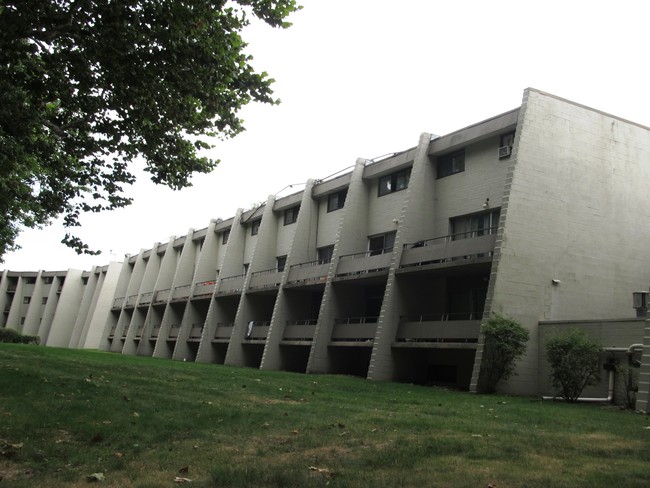 Park Place Apartments in Cleveland, OH - Building Photo - Building Photo